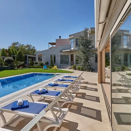 Evergreen Villa *