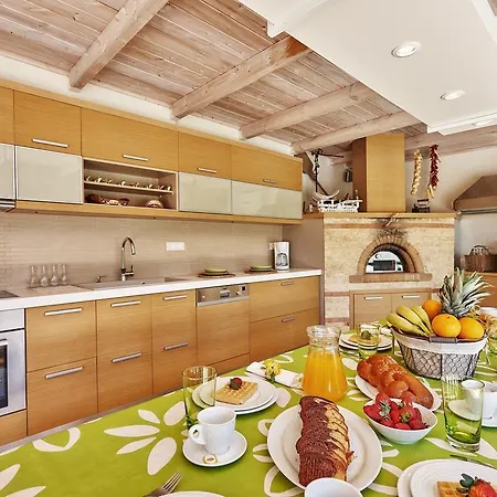 Evergreen Villa Heraclión