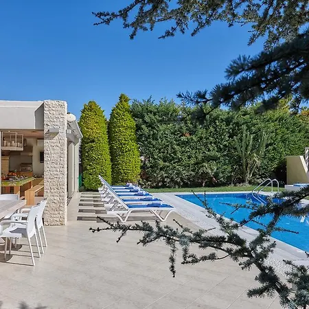 Evergreen Villa Heraclión