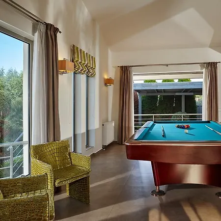 Evergreen Villa